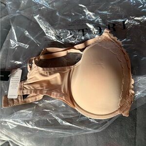 Natori Women's Hidden Glamour...
Size: 34DD
Color: Cafe